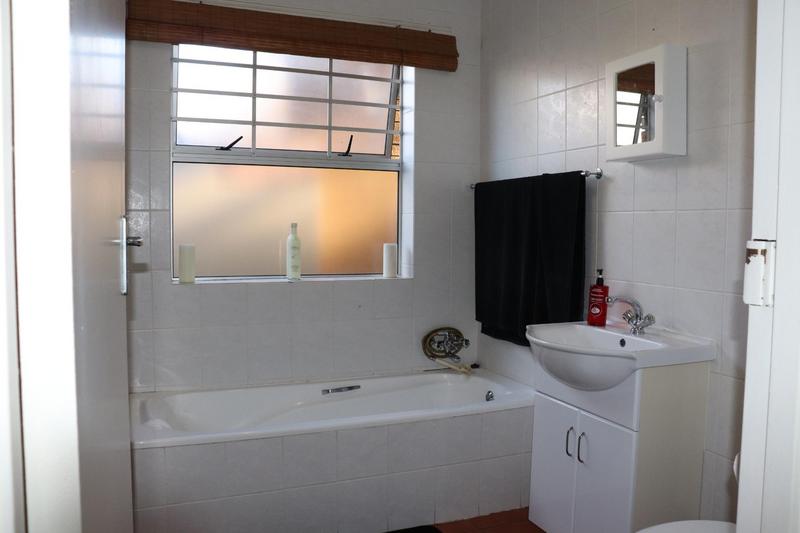 To Let 3 Bedroom Property for Rent in Vredekloof Heights Western Cape